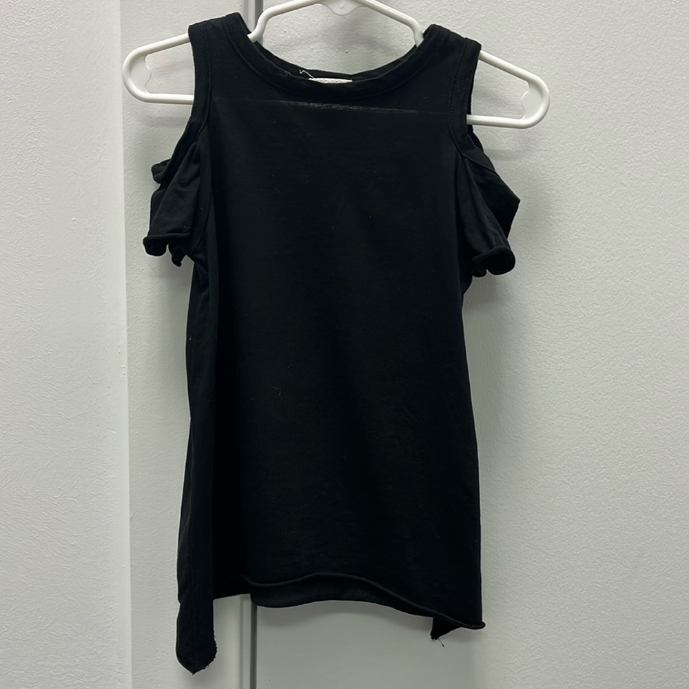 LA Made Kids Girls Cold shoulder black t-shirt size 4T